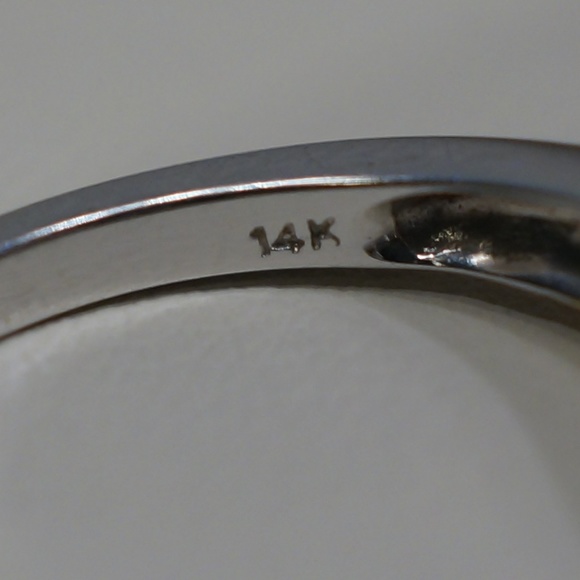 14KTT Gold 3/4 carat 3-Stone Genuine Diamond Ring - Picture 5 of 6